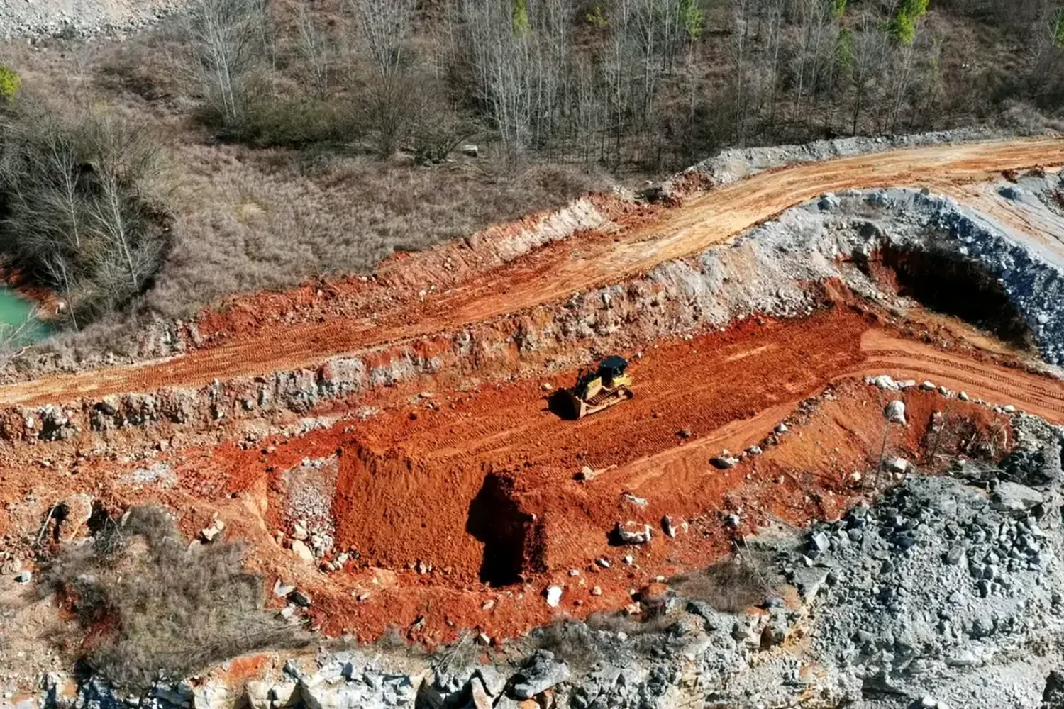 Un chantier minier vu du ciel.